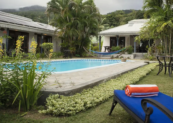 Hotel D'anse Boileau & Restaurant Chez Plume