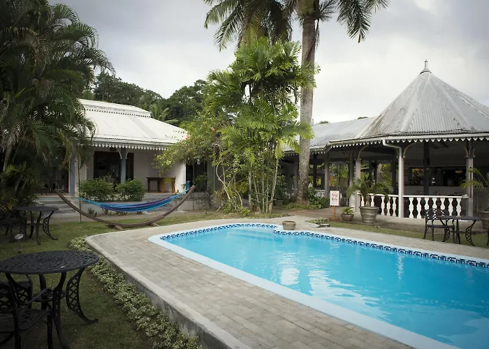 D'anse Boileau & Restaurant Chez Plume Anse Boileau