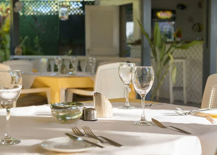D'anse Boileau & Restaurant Chez Plume