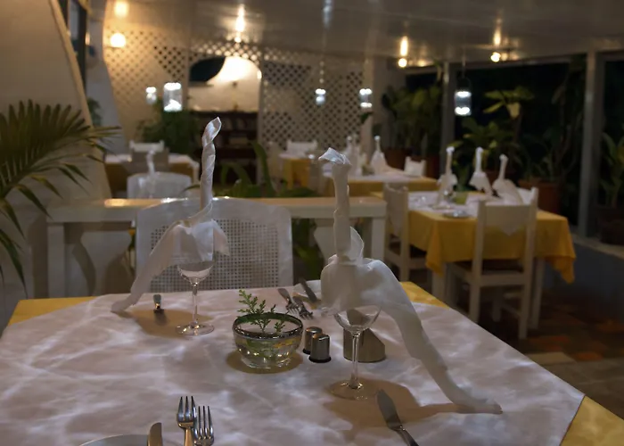 Hotel D'anse Boileau & Restaurant Chez Plume 4*