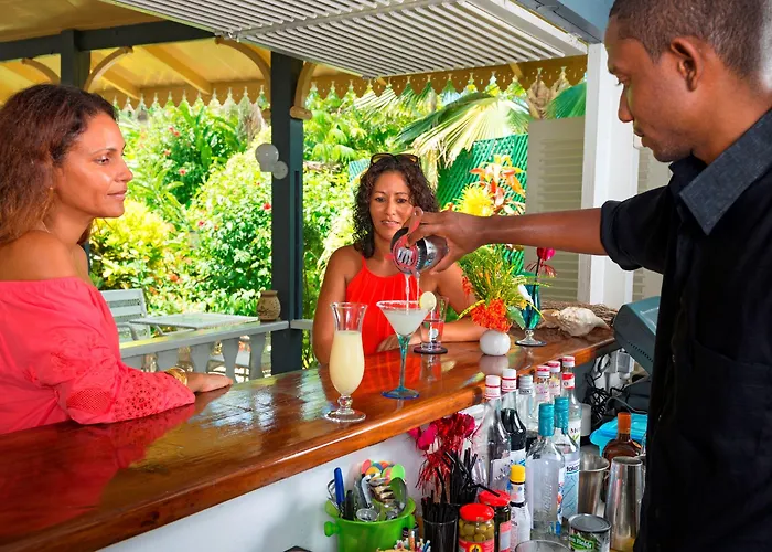 D'anse Boileau & Restaurant Chez Plume 4*