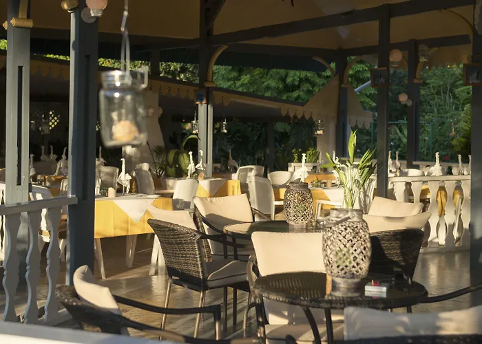 Hotel D'anse Boileau & Restaurant Chez Plume