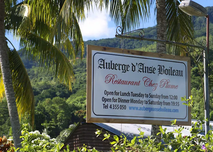 Hotel D'anse Boileau & Restaurant Chez Plume 4*