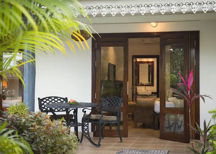 D'anse Boileau & Restaurant Chez Plume 4*